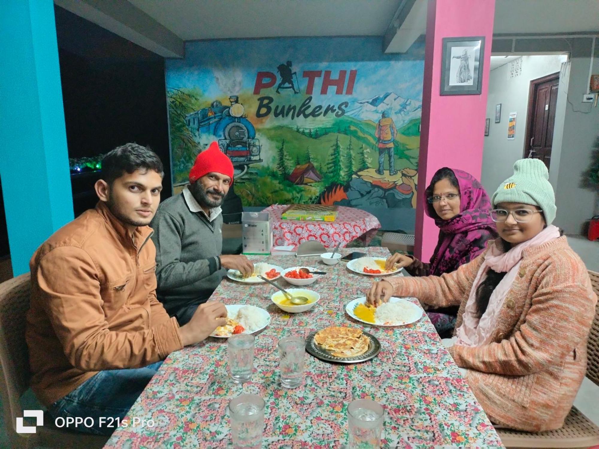 Pathi Bunkers Ostello Darjeeling  Esterno foto